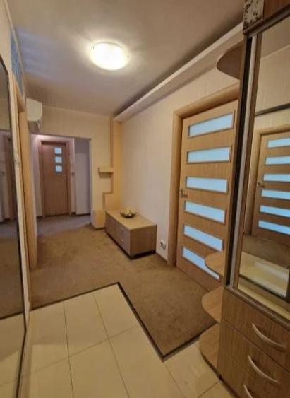 Apartament cu 3 camere decomandat în Crângași