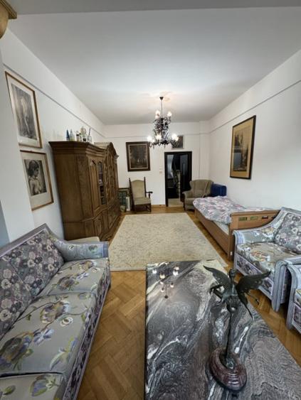 Duplex cu 4 camere cu Canalizare în Democrației