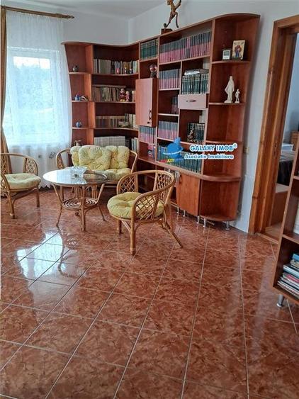 Casă cu 6 camere cu Garaj în Trivale