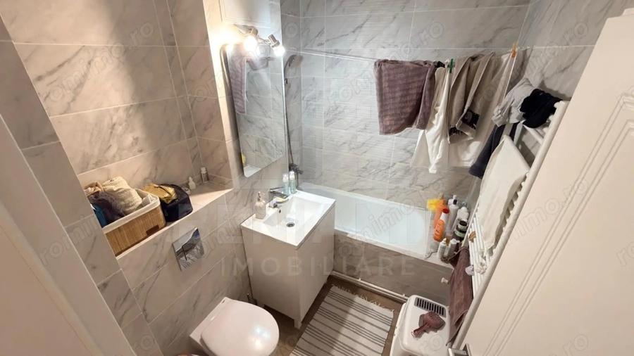 Apartament cu 2 camere decomandat în Craiovița Nouă