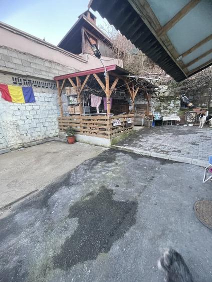 Casă cu 3 camere cu Teren 658 Mp în Central