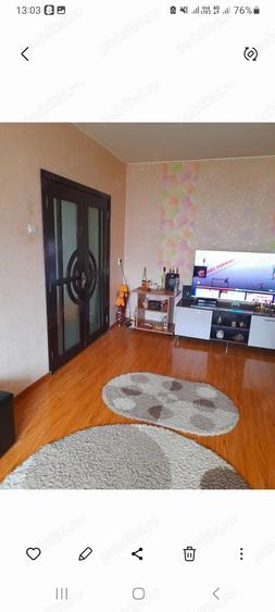 Apartament cu 3 camere semidecomandat în Petros