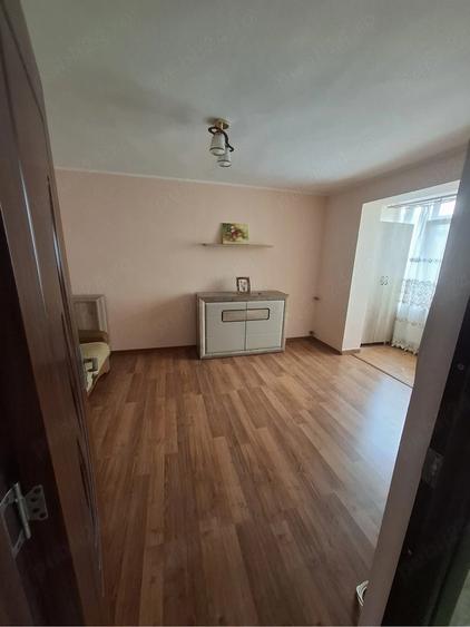 apartament 2 camere,langa liceul pedagogic - 1