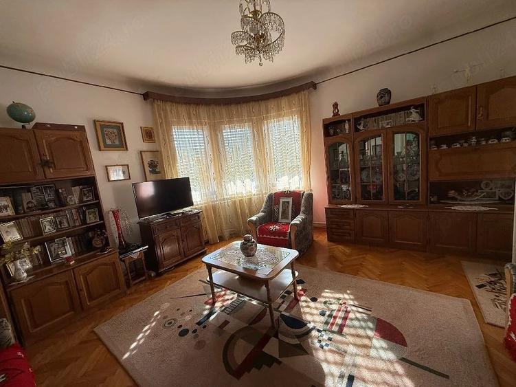 Casă cu 3 camere cu Teren 550 Mp în Central
