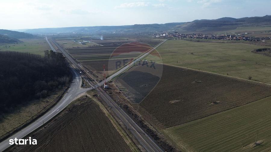 Teren de 19319 mp, în Laslea