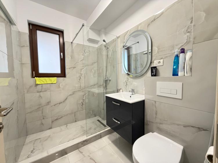 Apartament cu 2 camere semidecomandat în Giroc