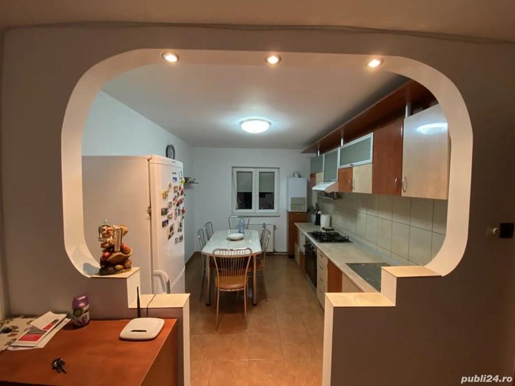 Apartament cu 3 camere decomandat în Central