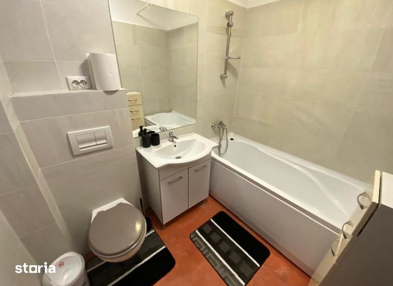 Apartament cu 3 camere în Centru Civic