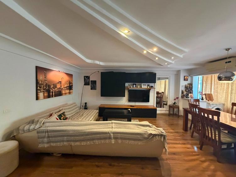 Apartament cu 3 camere decomandat în Babadag