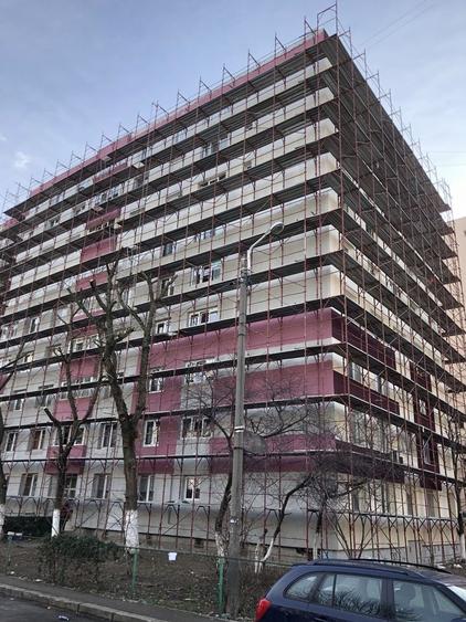 Apartament cu 4 camere decomandat în Exterior Vest