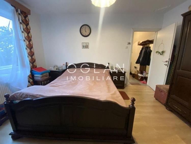 Apartament cu 3 camere semidecomandat, mobilat în Vasile Aaron