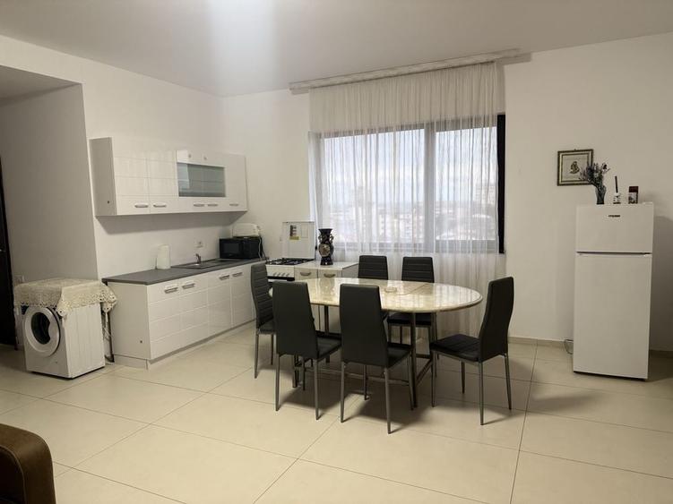 Apartament cu 2 camere decomandat în Faleza Nord