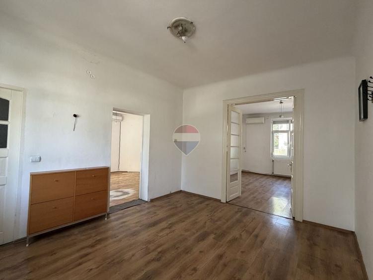 Duplex cu 3 camere cu Teren 182.5 Mp în Eroii Revoluției