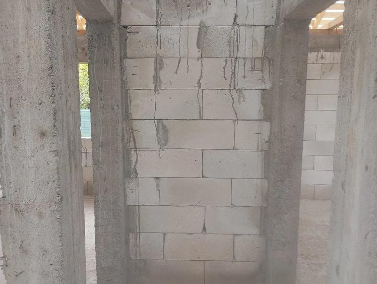 Casă cu 3 camere cu Teren 1700 Mp în Uliești