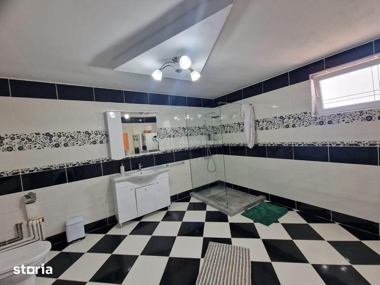 Casă cu 4 camere cu Teren 680 Mp în Triaj