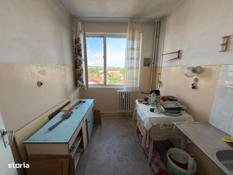 Apartament cu 3 camere semidecomandat în Andrei Mureșanu