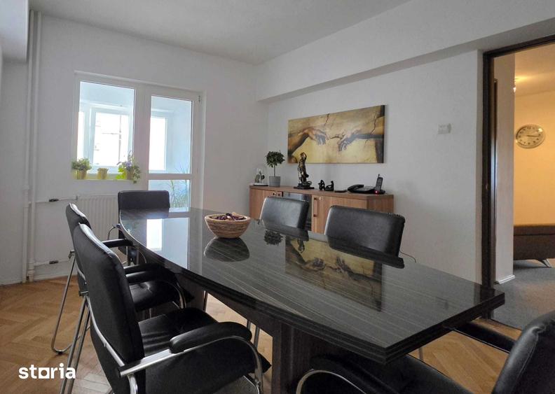 Apartament cu 4 camere decomandat în Centrul Istoric