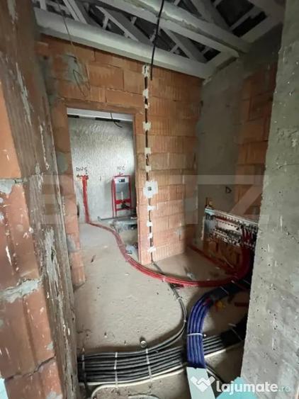 Casă cu 4 camere cu Teren 571 Mp în Dezmir
