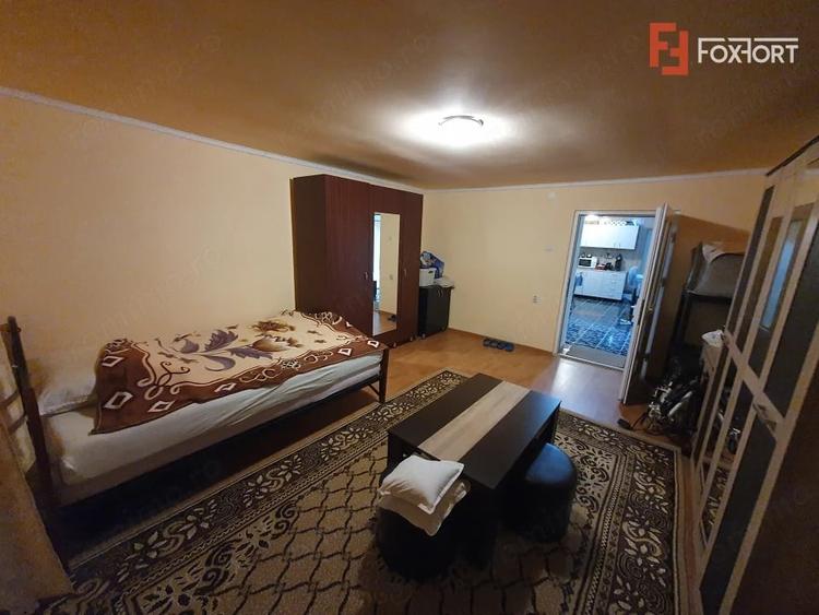 Casă cu 3 camere cu Teren 1238 Mp în Livezile