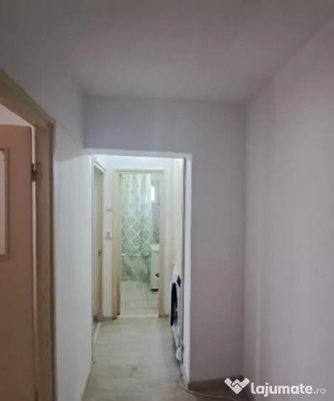Apartament cu 2 camere decomandat, mobilat în B-dul București
