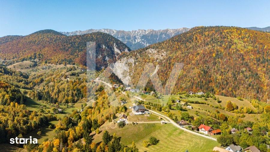 Casă cu 4 camere cu Teren 1045 Mp în Moieciu
