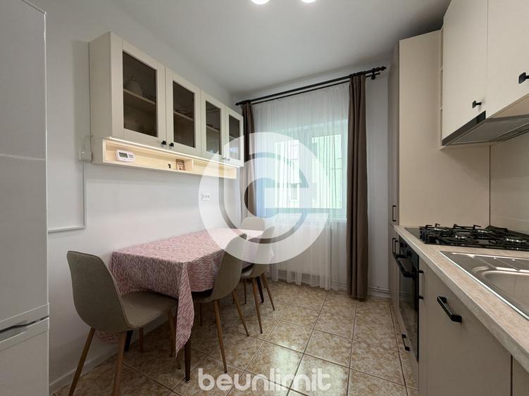 Apartament cu 3 camere decomandat, mobilat în Vasile Aaron