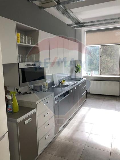 Spatiu de birouri de 4,000mp de vanzare in zona Industriilor - 14