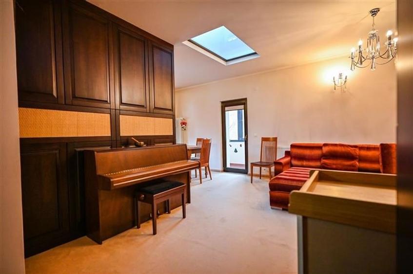 FILM! Rezidenta montana,decor apreciabil, pod mansardabil,garaj propriu,Central - 31