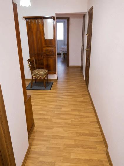Vand apartament cu 3 camere Tecuci,Gh. Petra?cu,central - 1