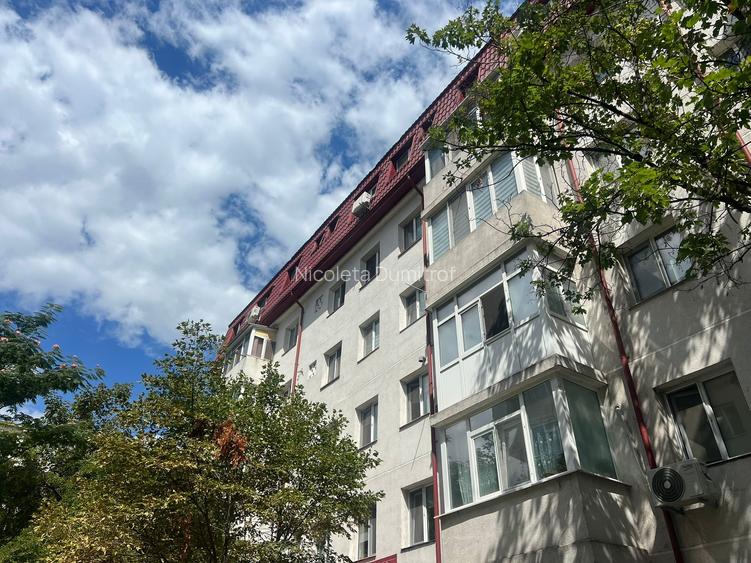 Apartament 49mp, la mansarda - cu pod !  Zona Tomis 3, Str. Zmeurei ,58.500 €