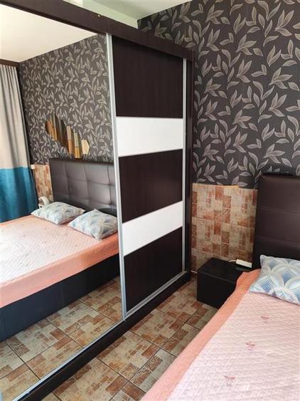 Apartament cu 3 camere semidecomandat în Fizicienilor