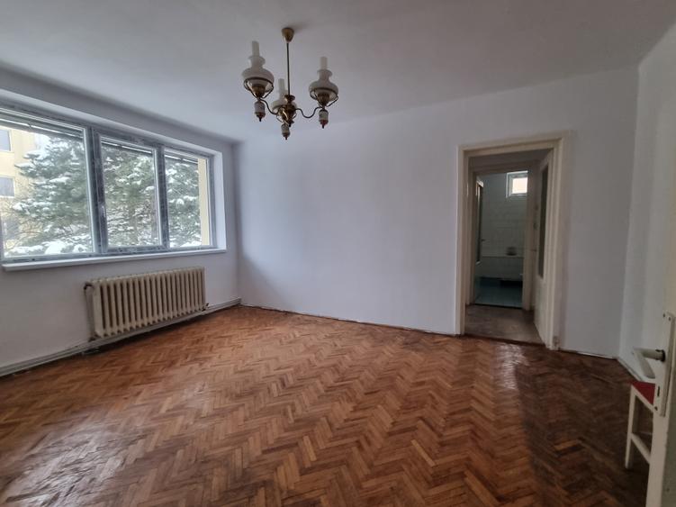 De vânzare apartament 2 camere Gruia - 1