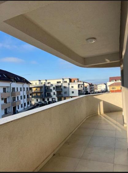 Apartament cu 2 camere decomandat, mobilat în Tractorul