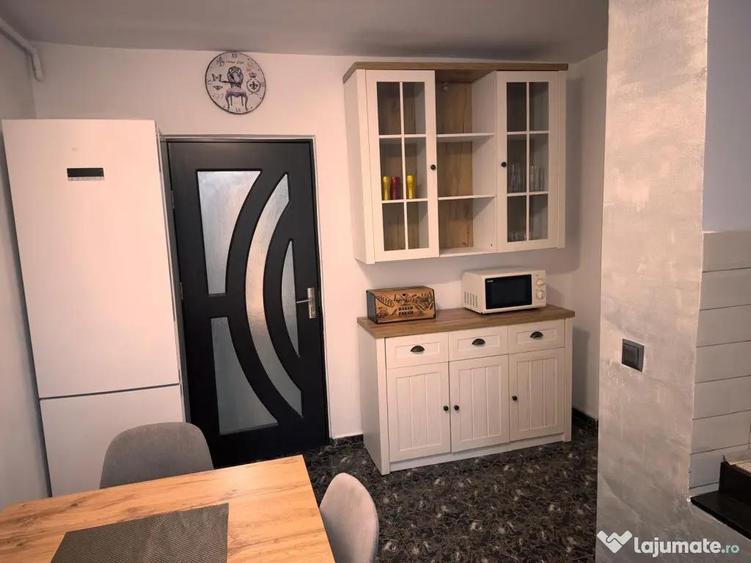 Inchiriez Apartament 3 camere spa?ios Agigea sos. Mangaliei - 9