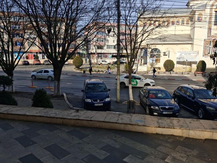 Inchiriez spatiu comercial ,central in Navodari - 5