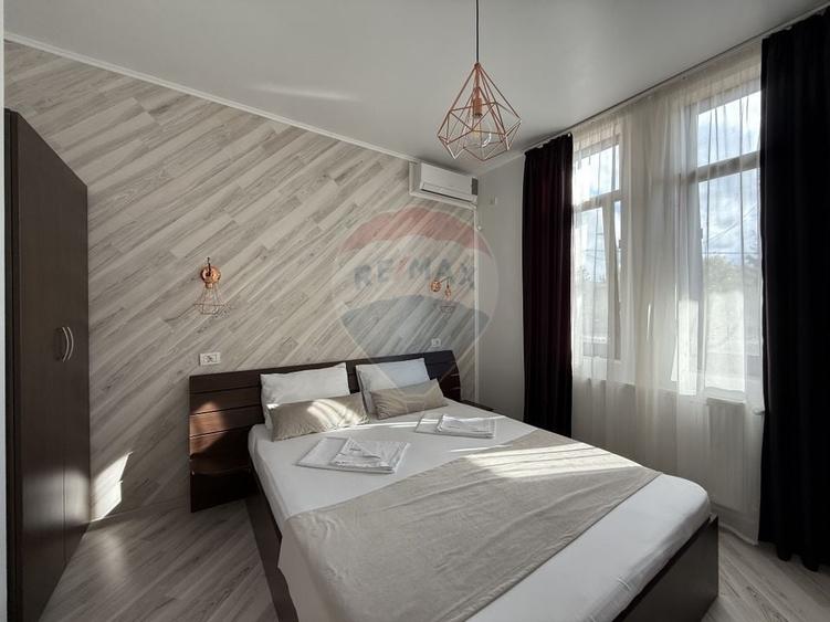 Casa / Pensiune cu 12 camere de vanzare in zona Eforie Sud Constanta - 2