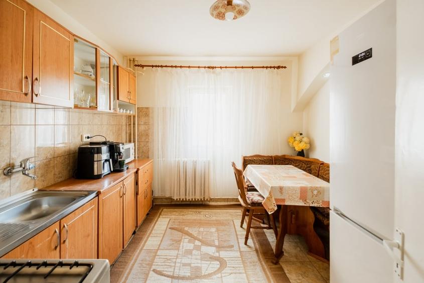 OPORTUNITATE: 3 camere + 2 bai, DECOMANDAT, Girocului – langa Spitalul Judetean. - 1