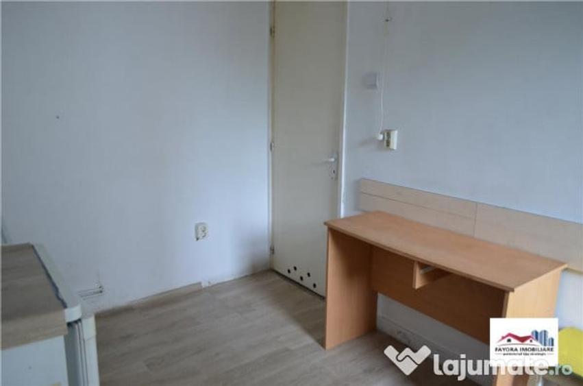 Garsonieră decomandată în Tudor