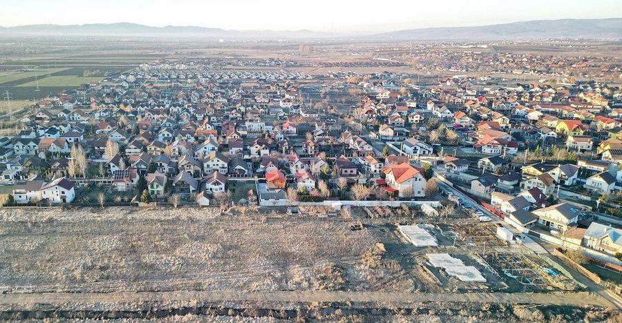 Teren intravilan cu Autorizatie de Construire - 14