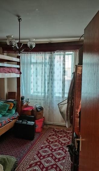 Apartament 3 camere liber la vanzare zona Vlahuta - 4