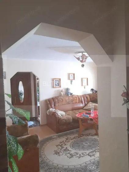 Apartament cu 3 camere, etaj 3, semidecomandat, 63 mp, zona Garii Apartament cu 3 camere, etaj 3, semidecomandat, 63 mp, zona Garii