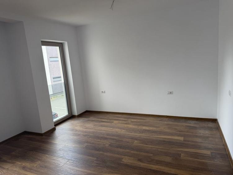 Garsonieră decomandată în Noua