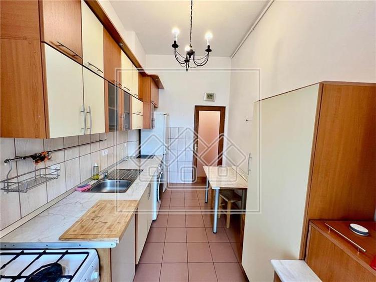 Apartament de vanzare - 67 mp, terasa mare - Zona buna - 3