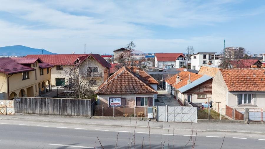 Casă cu două corpuri+teren 230 mp De Vanzare, Strada Carierei, Brașov - 1