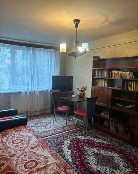 Apartament e 3 camere zona B-dul Victoriei,s - 8