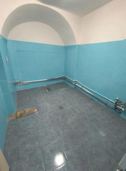 = Spatiu Comercial De Inchiriat = - 2