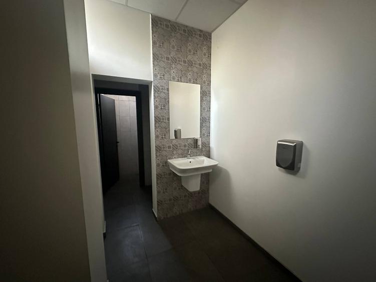 Spațiu comercial de închiriat în Trivale - 233mp - 12