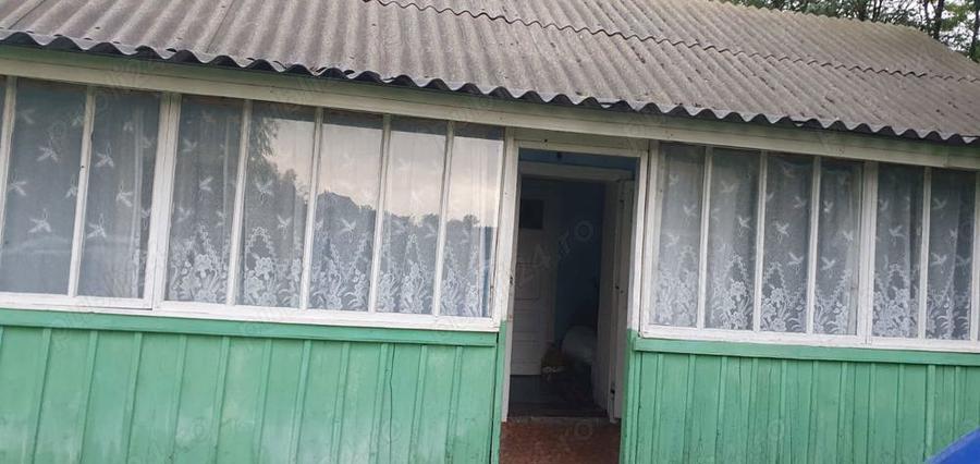 Casa, grajd, gradina plus dependinte - 6