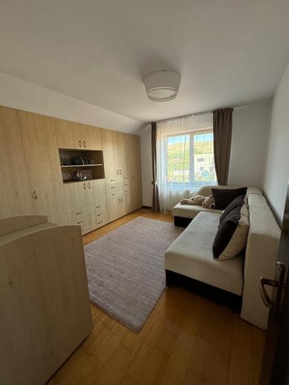 Casa individuala 165 mp utili, 350 mp teren , 2 parcari , Floresti - 13