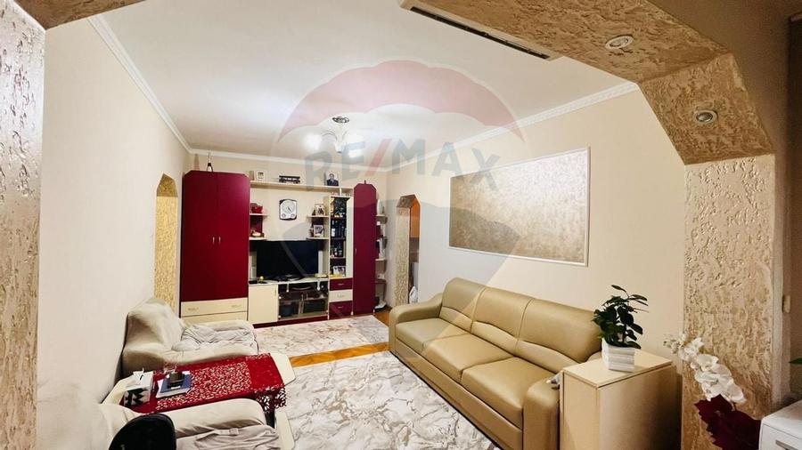 Apartament cu 3 camere de vânzare în zona Rogerius - 5